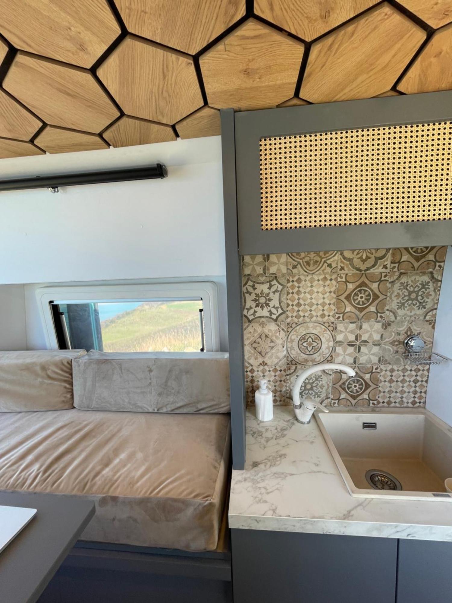 Alvanture Premium Camper *
